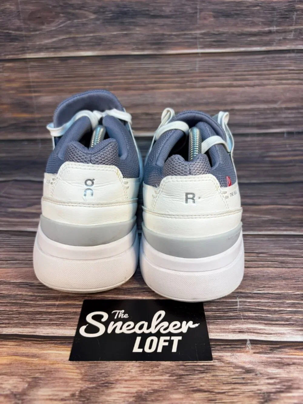 On The Roger Advantage Men's White Casual Sneakers Size 11.5